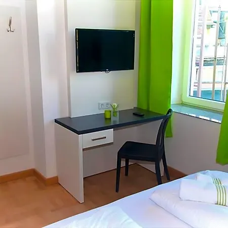 Bestprice Hauptbahnhof Hotel Aquisgrà